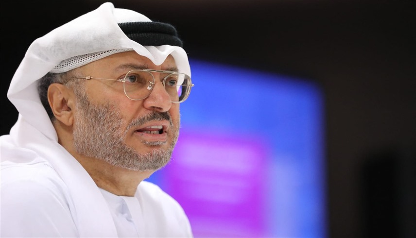 قرقاش يعيد نشر كلمات كاتبة إماراتية: والله ما رأيت بلادي أجمل من هذه اللحظة