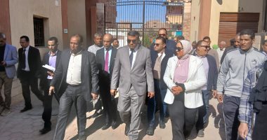 محافظ قنا يتفقد السوق الحضارى قبل افتتاحه بنجع حمادى