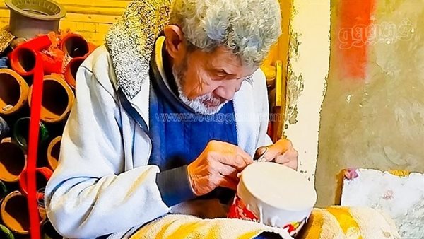 عم صالح، قصة أقدم صانع لـ طبلة المسحراتي في الغربية(فيديو)