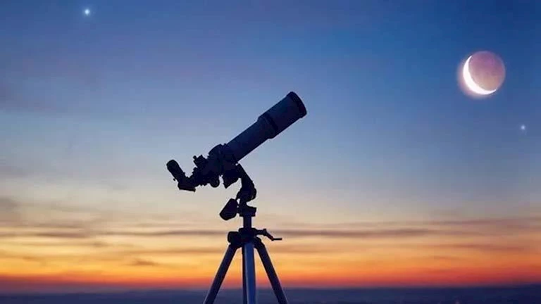 لحظة تحري هلال شهر ذي الحجة