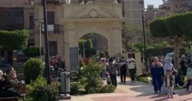 من أمام قصر عابدين.. فرحة المصريين بشم النسيم في قلب القاهرة