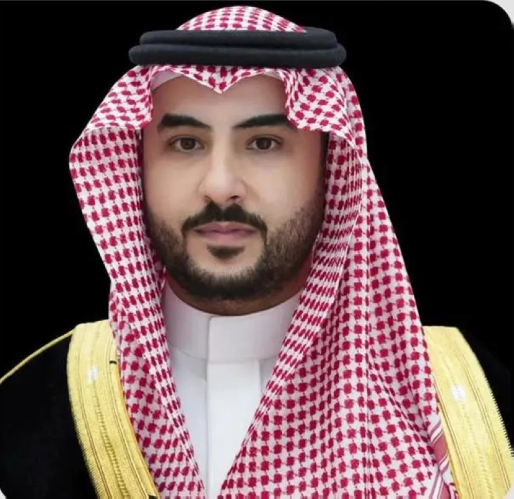 وزير الدفاع يهنئ القيادة بمناسبة حلول شهر رمضان