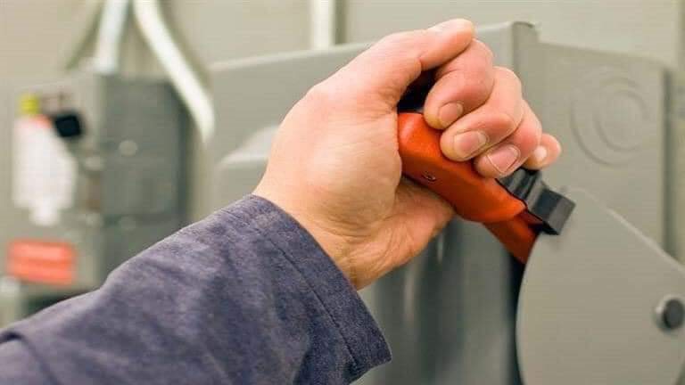 غدًا.. فصل الكهرباء عن هذه المناطق بمدينة كفر الشيخ