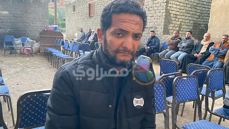 قصة لاعب من ذوي الهمم فقد طفليه حرقًا بكفر الشيخ- فيديو وصور