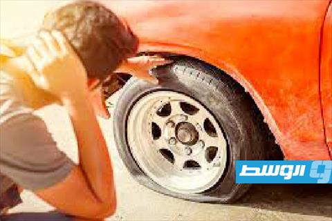عند انفجار إطار السيارة فجأة.. 5 نصائح تحميك من الخطر