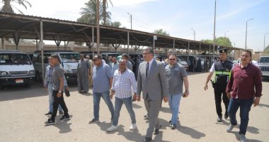 محافظ قنا يوجه بعمل "الطفطف" مجانا لراحة المواطنين فى السوق الحضارى