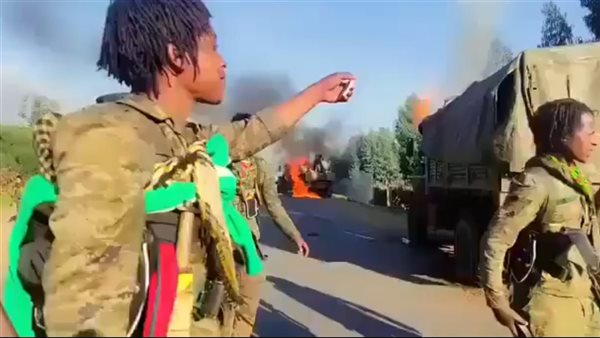 مقاتلو الأورومو يأسرون كتيبة للجيش الإثيوبي بعد نصب كمين لهم في مناطق الشمال (فيديو)