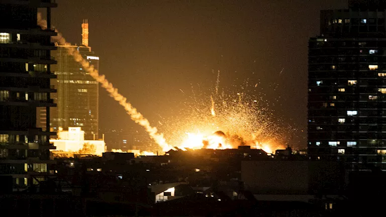 ساعات عودة التصعيد.. ماذا يحدث بين إيران وإسرائيل؟