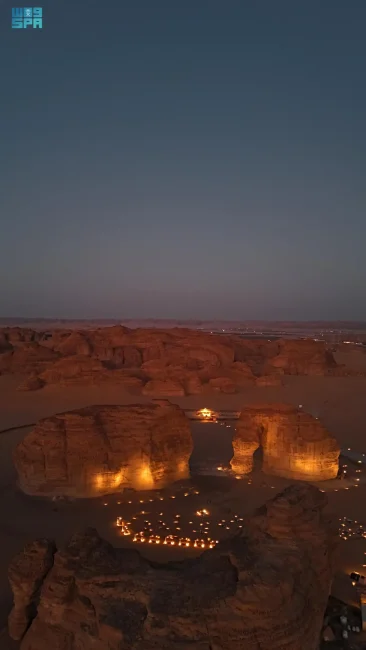 صخرة الفيل في العُلا.. وجهة مفضّلة للأهالي والزوار لتناول الإفطار الرمضاني