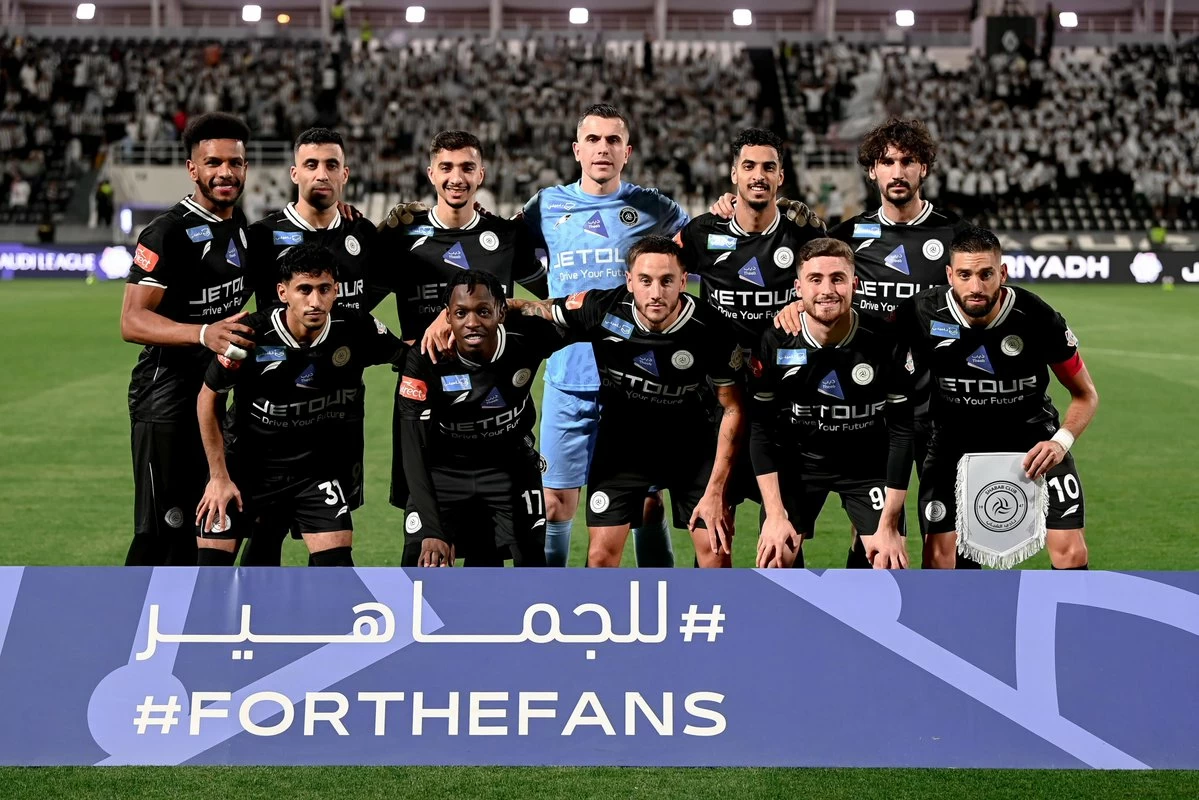 الشباب يطلب «صافرة أجنبية» لمواجهتي النصر والاتحاد