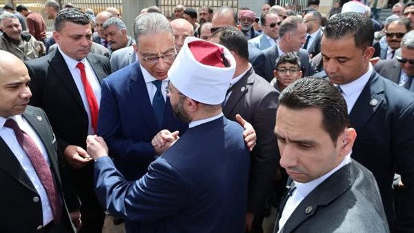 بالعمة والزي الأزهري، وزير الأوقاف يشارك في احتفالات العيد القومي لمحافظة الجيزة