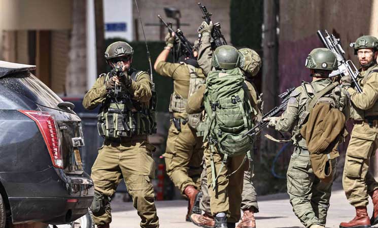 جيش الاحتلال يعتقل 4 فلسطينيين واعتداءات للمستوطنين في الضفة
