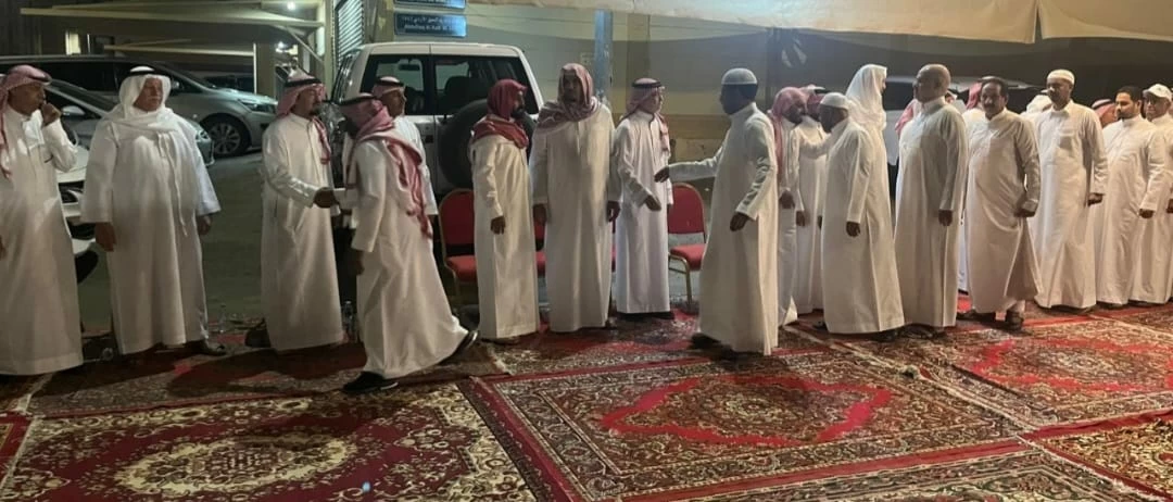 آل العباسي يتلقون التعازي في فقيدهم