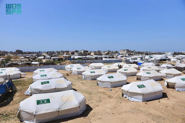 السعودية تُقيم مخيمًا جديدًا لإيواء النازحين شرق دير البلح في غزة