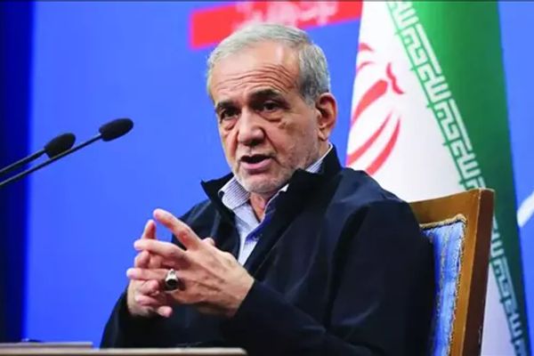 إيران تؤكّد لليابان استعدادها لضمان أمن الملاحة في "هرمز"