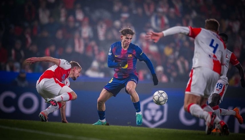 "يويفا" يغرم برشلونة 30 ألف يورو ويحذر هانزي فليك