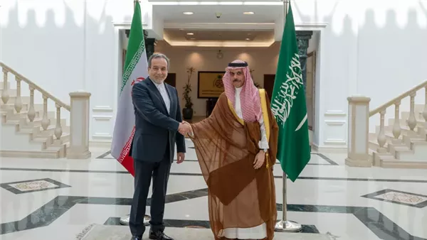 لبحث آخر تطورات المفاوضات، اتصال هاتفي بين وزير الخارجية الإيراني ونظيره السعودي