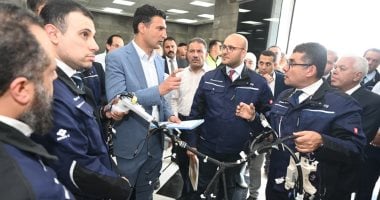 وزير الصناعة ومحافظ الشرقية يتفقدان 3 مصانع للصناعات الهندسية والكهربائية
