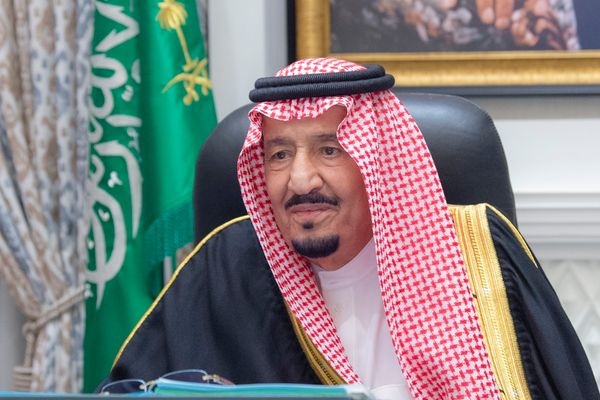 خادم الحرمين يصدر أمرًا ملكيًا بترقية وتعيين 37 قاضيًا بديوان المظالم.