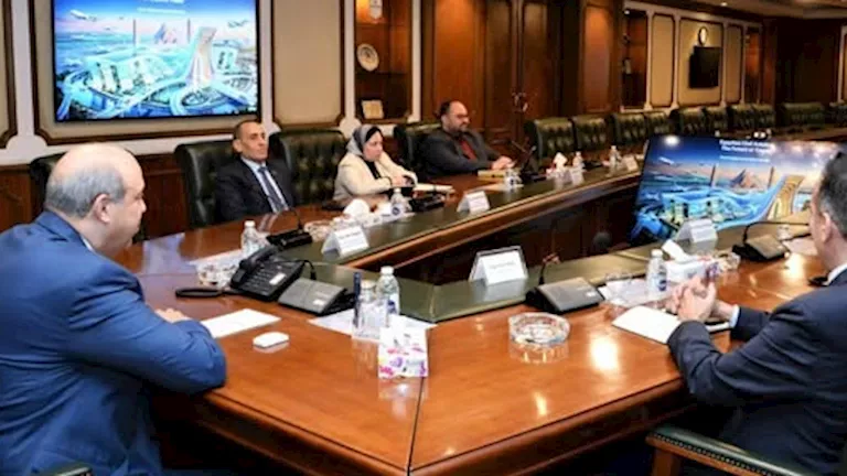 وزير الطيران: التوسع في التحول الرقمي بالمطارات لرفع كفاءة التشغيل