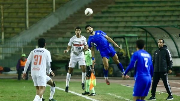 حادث مفاجئ لطاقم تحكيم مباراة الزمالك وسموحة قبل الوصول إلى برج العرب