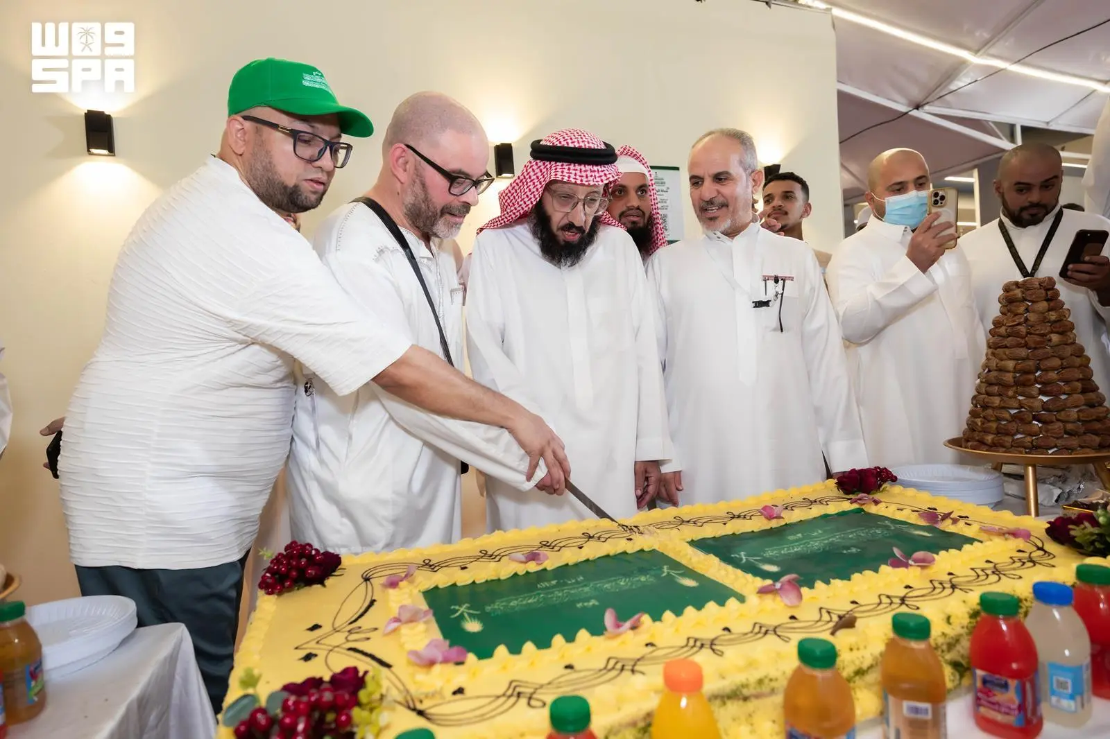 الشؤون الإسلامية تُقيم حفل معايدة لضيوف برنامج خادم الحرمين الشريفين للحج