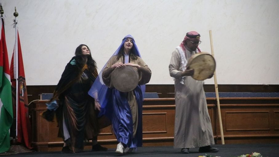 مسرحية " النهر لن يفصلني عنك " على مسرح جامعة مؤتة