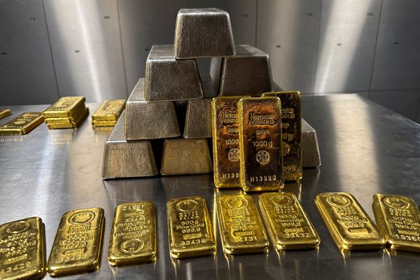 ارتفاع أسعار الذهب وسط تقييم للتطورات الأمريكية الإيرانية