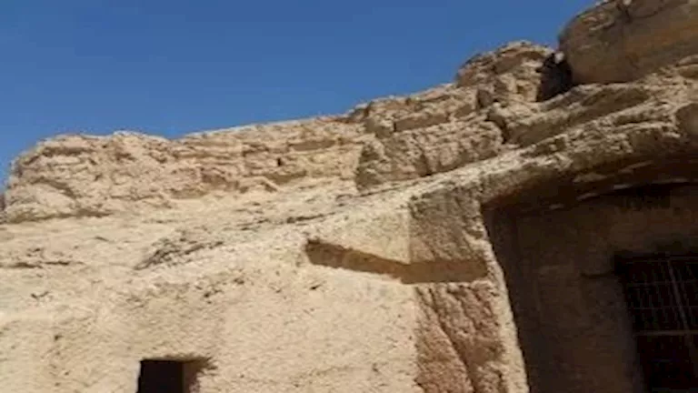 قصة تمثال المسخوطة في أسيوط وأسرار زيارة النساء له كل جمعة