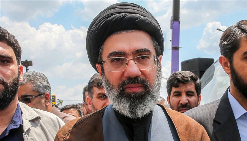 مرشد إيران يعاني جروحاً وتشوهات حادة في الوجه والساق