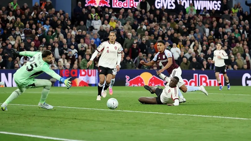 فيلا يهزم ليفربول ويضمن تأهله إلى دوري الأبطال