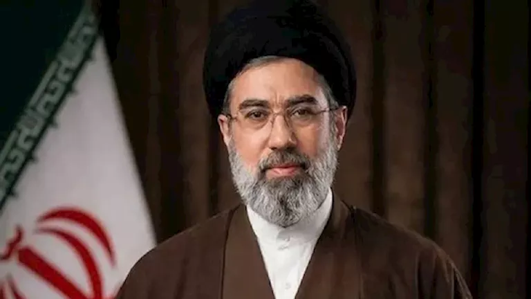 مجتبى خامنئي للإيرانيين: الوحدة العجيبة بين شبعنا كسرت صفوف العدو