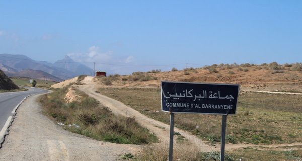 ملاعب القرب تفجر الخلاف بجماعة “البركانيين”: الرئيس يتهم سلفه المعزول بـ”انتحال الصفة”