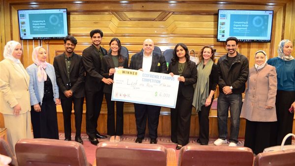 تكريم الفائزين في أولى مسابقات المكتب الأخضر بطب قصر العيني (صور)