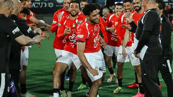 ممر شرفي في تدريب منتخب مصر احتفالا بمرموش واللاعبين الجدد (صور)