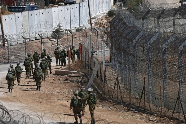 إسرائيل تقيم حاجزًا جديدًا في جنوب سوريا