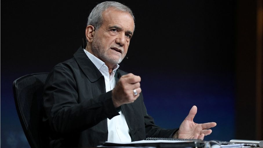 إعلام إيراني: الرئيس بزشكيان بخير ولم يصب بأذى