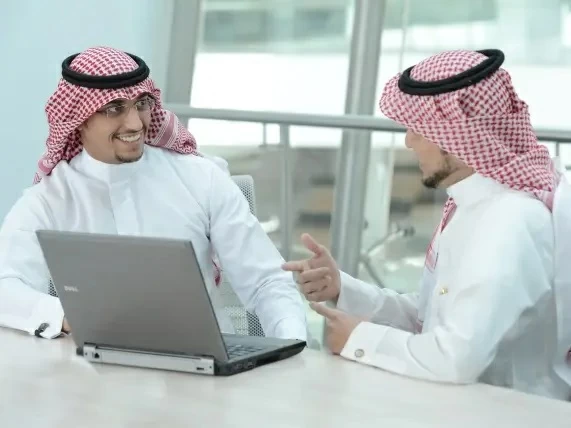 «طوفان وظائف».. 14 ألف فرصة عمل للسعوديين ومفاجأة في تخصصات الذكاء الاصطناعي