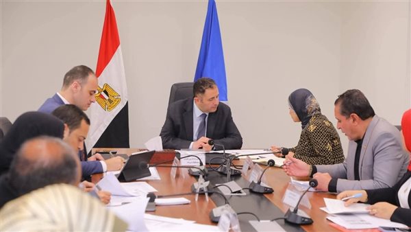 محافظ دمياط يتابع استعدادات إطلاق التأمين الصحي الشامل بالمحافظة