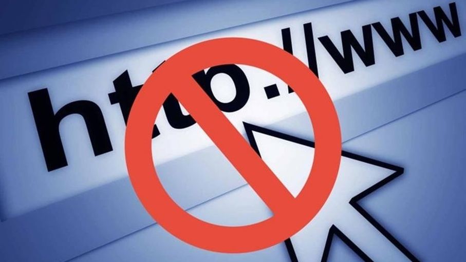 هيئة الاتصالات: حجب بعض المواقع يأتي ضمن إجراء دوري وروتيني