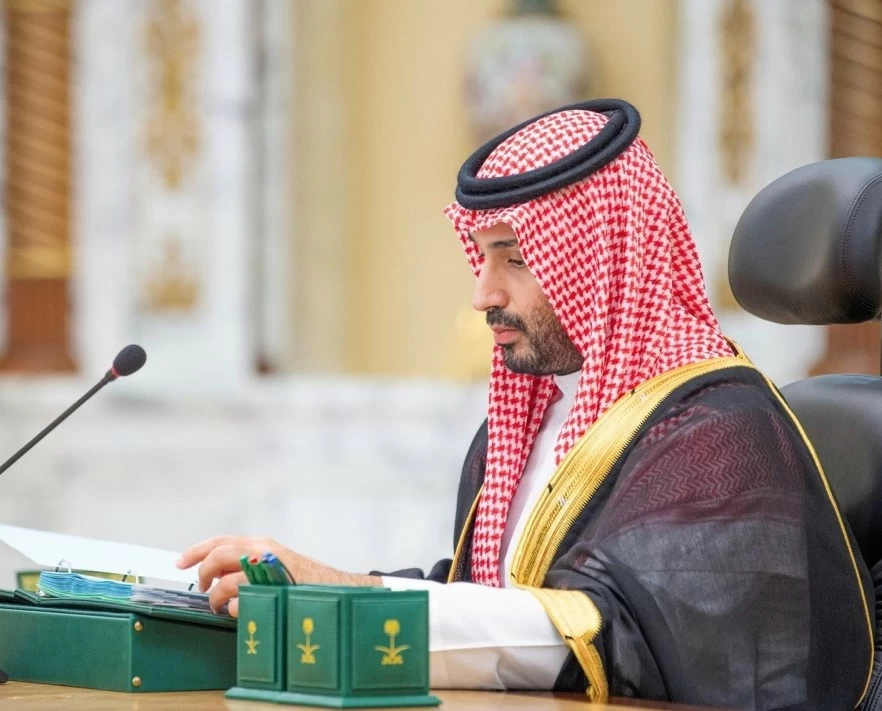 الموافقة على القواعد المنظمة للتعاقد مع السعوديين في الخارج وسلم الأجور