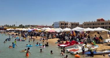 ذروة موسم الصيف.. شواطئ فايد بالإسماعيلية كاملة العدد