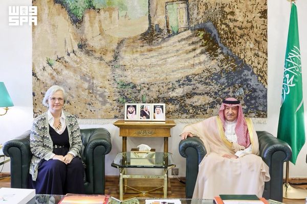 يستقبل سفيرة جمهورية البرتغال لدى المملكة والمبعوث الخاص للنرويج لدى السودان