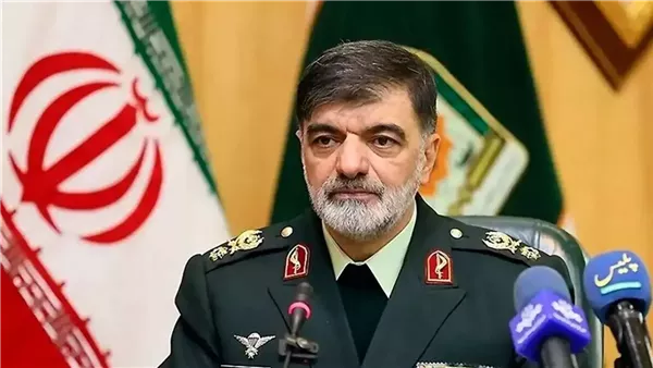 وكالة "فارس": قائد الشرطة يطالب الإيرانيين بالنزول للشوارع والميادين