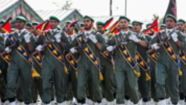 الحرس الثوري الإيراني : لدينا مفاجآت وستكون المعركة أكثر تعقيدا