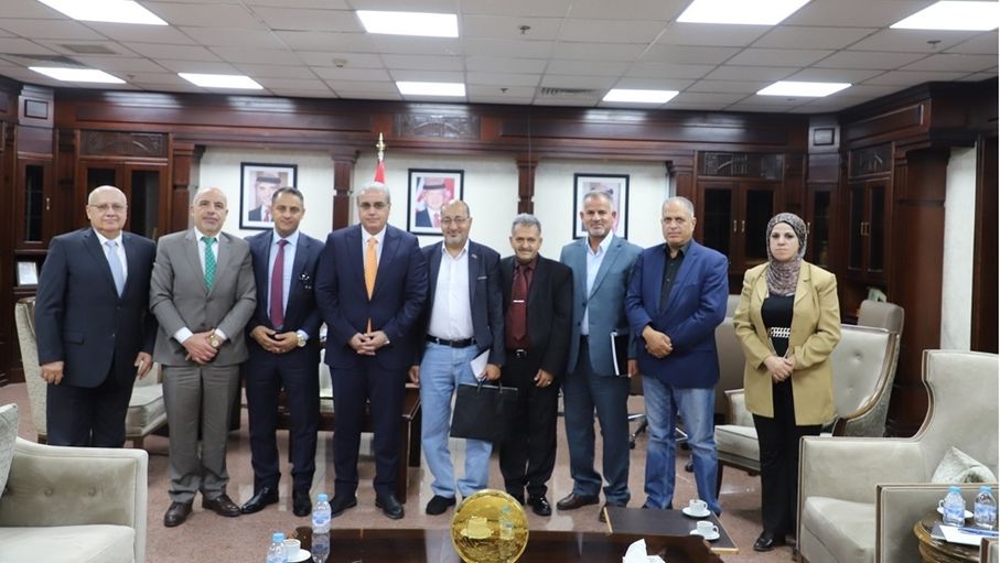البدور خلال لقائه وفدا من حزب التغيير: التأمين الصحي الشامل من أولويات المرحلة المقبلة