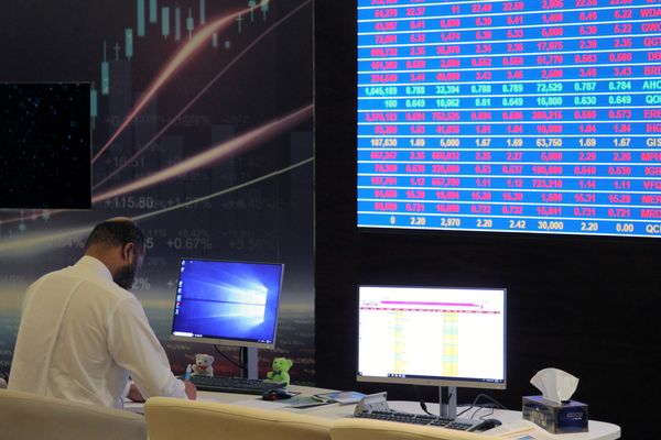 بورصات الخليج تتراجع مع تجدد التوتر في الشرق الأوسط