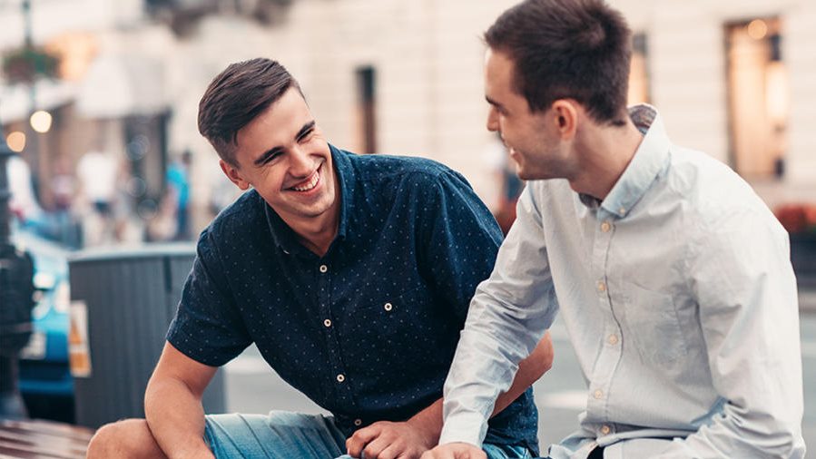 الإفتاء توضح ضوابط المزاح الذي يقبله الشرع ولا يمنعه