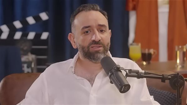 عمرو سلامة يحتفل بفوز منتخب مصر علي فريق نيوزيلندا