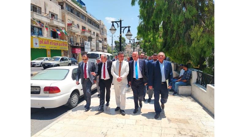 وفد من بلدية حلحول الفلسطينية يزور بلدية السلط